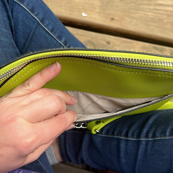 💚💚 Steve Madden lime green crossbody bag nearly excellent condition - Picture 6 of 11